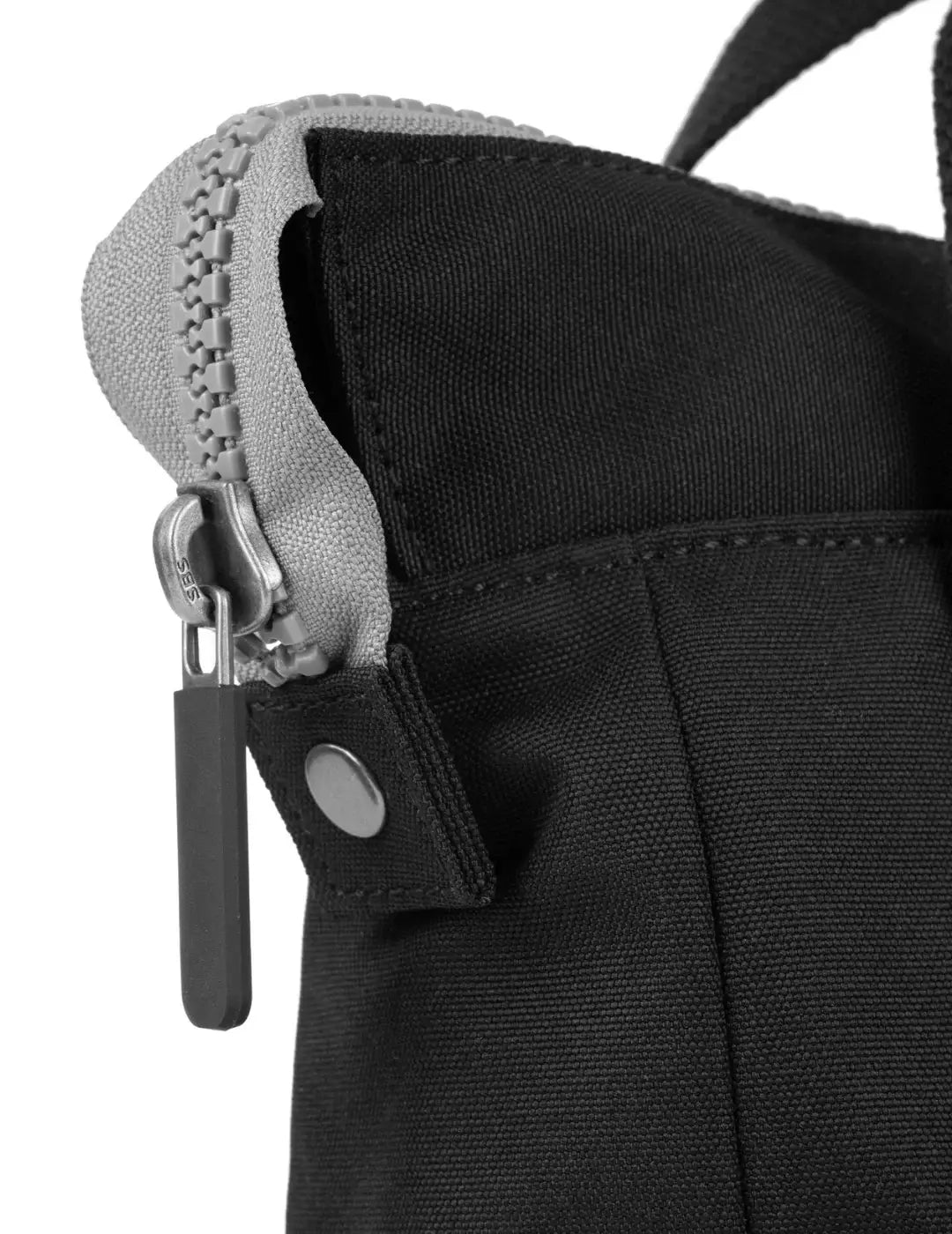 Mochila Roka Bantry B Small Black Label Negro | Bicos de Fío