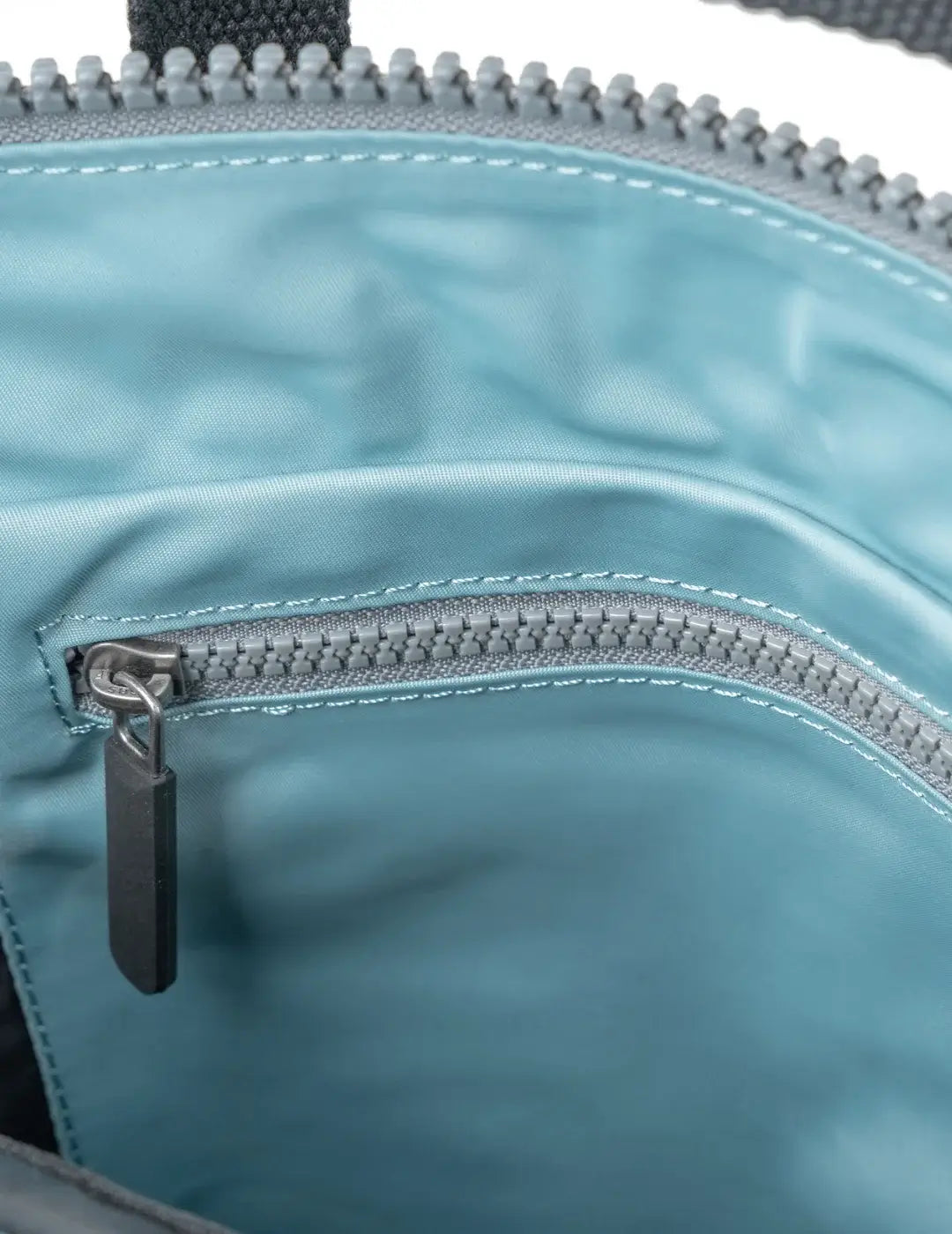 Mochila Roka Bantry B Small Black Label Azul | Bicos de Fío
