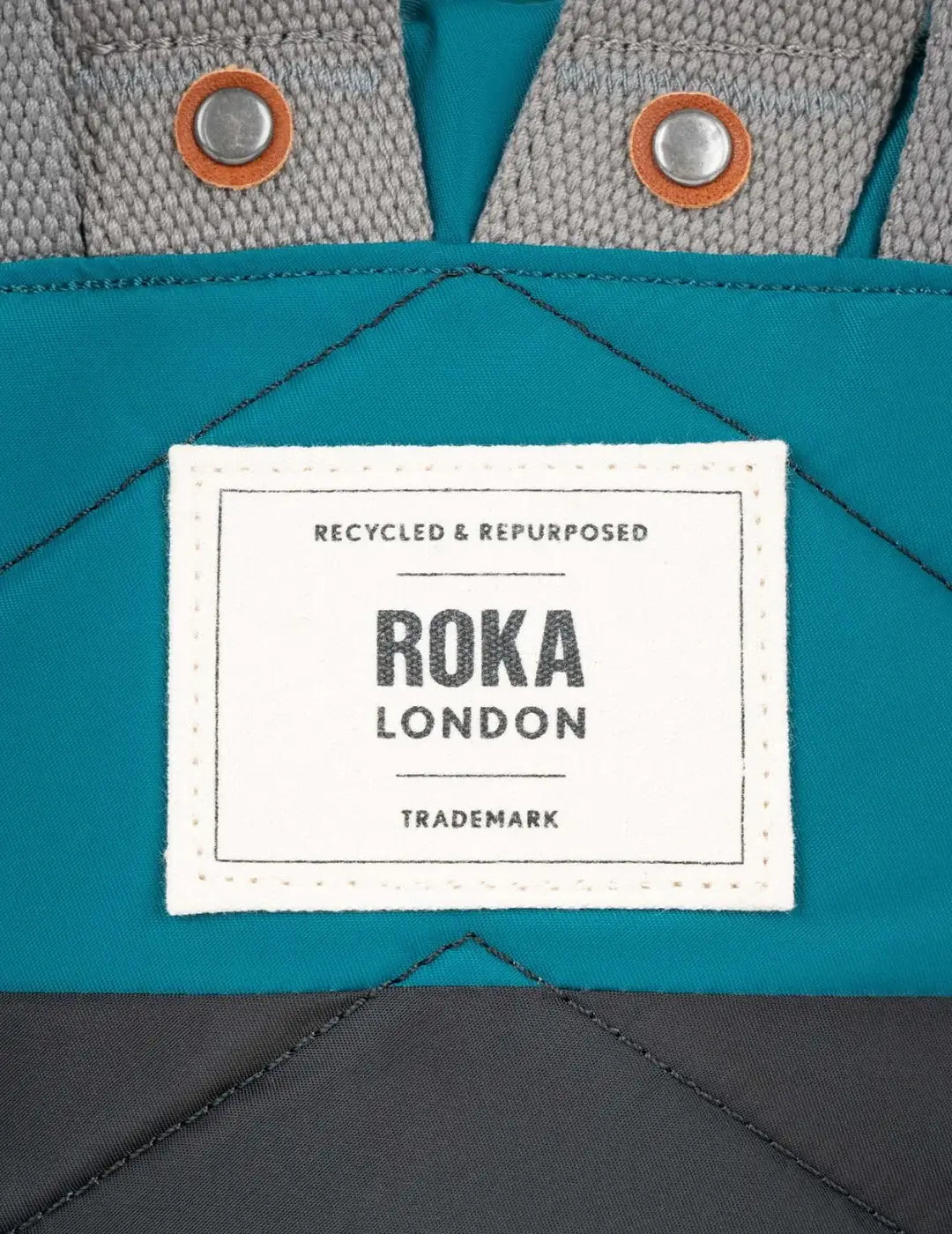 Mochila Roka Bantry B Small Two Tone Negro-Azul | Bicos de Fío