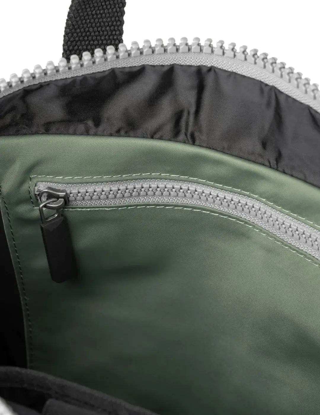 Mochila Roka Canfield B Small Black Label Granite | Bicos de Fío