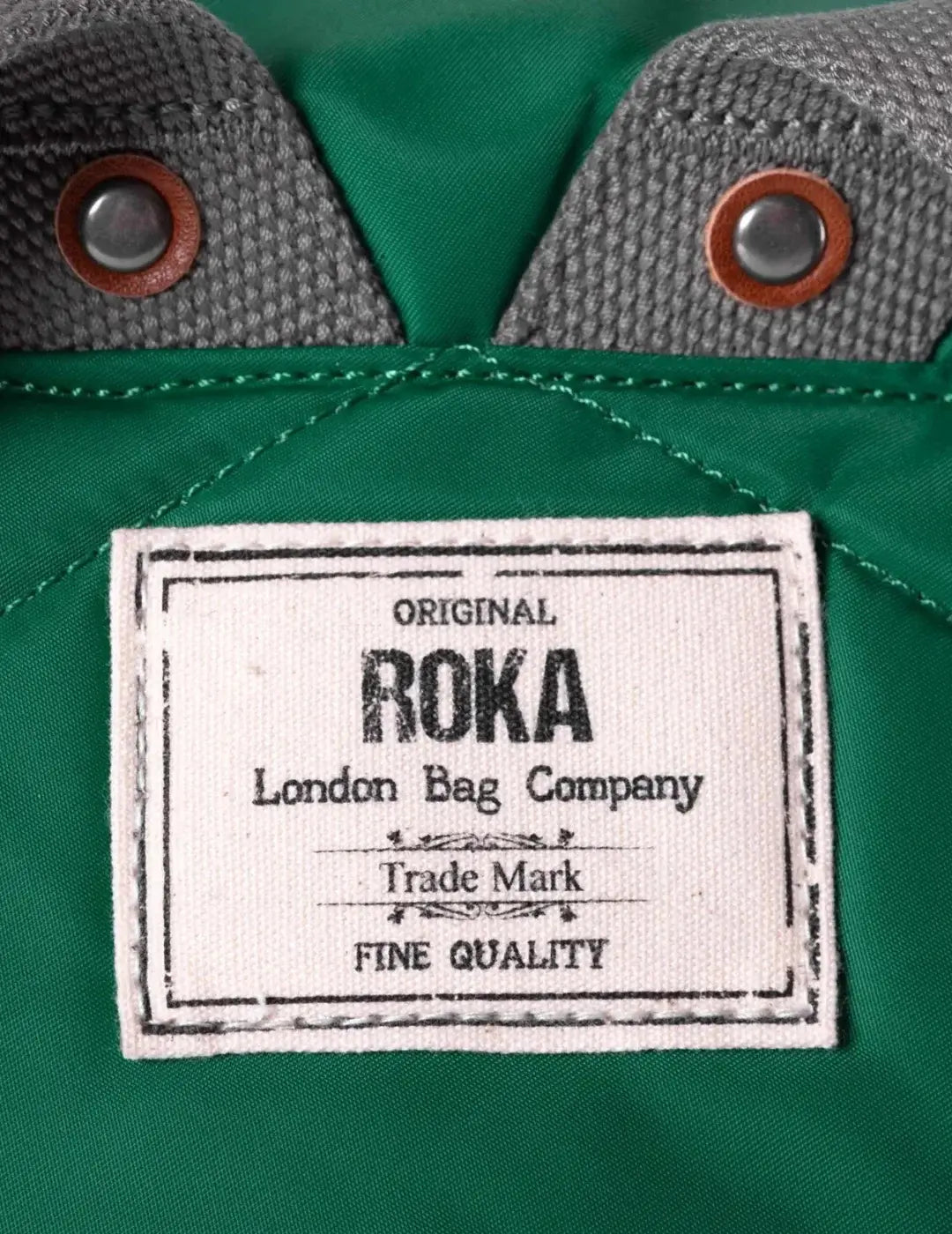 Mochila Roka Canfield B Medium Emerald | Bicos de Fío