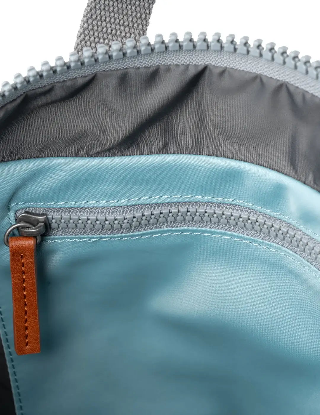 Mochila Roka Canfield B Medium Spearmint | Bicos de Fío