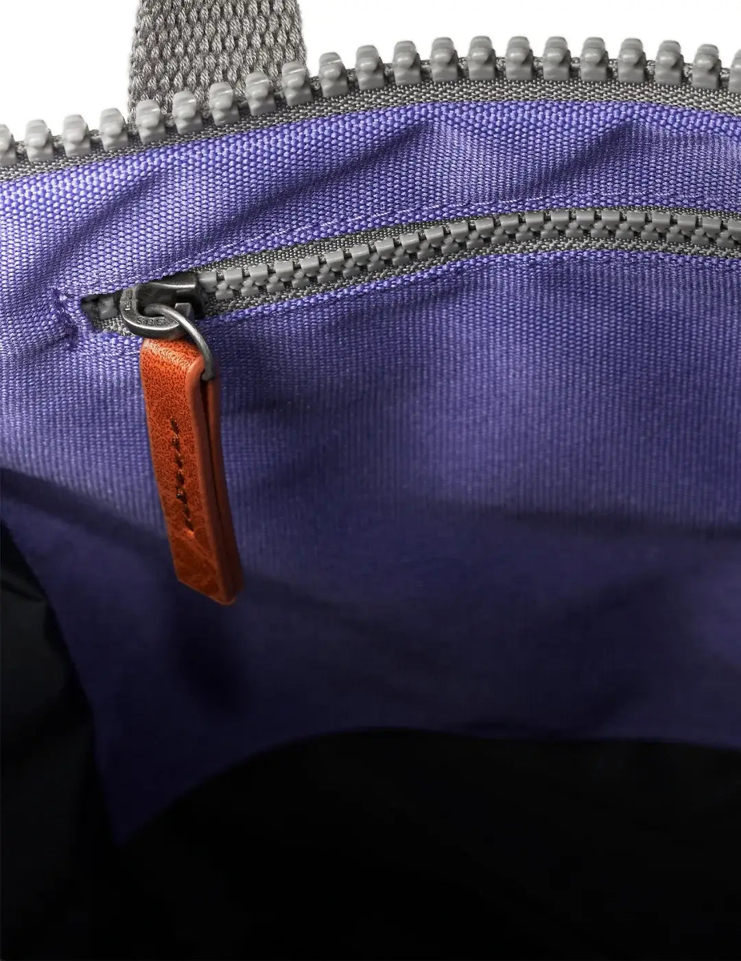 Mochila Roka Finchley A Medium Peri Purple | Bicos de Fío