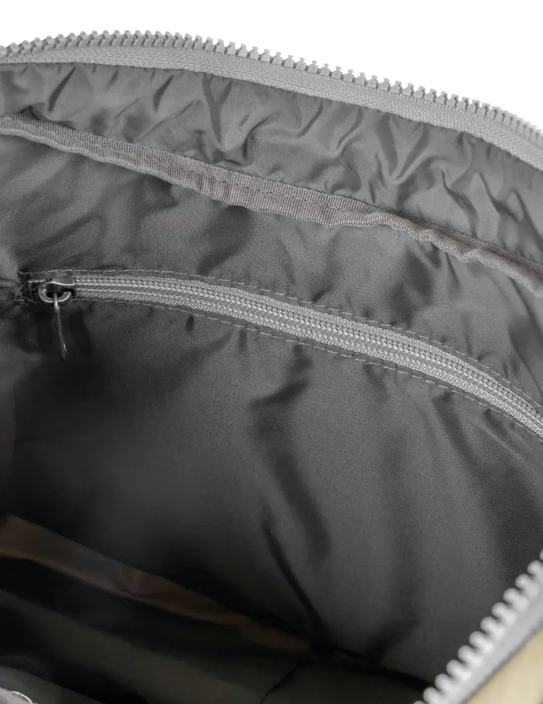 Bolso ROKA Belsize Medium Taupe | Bicos de Fío