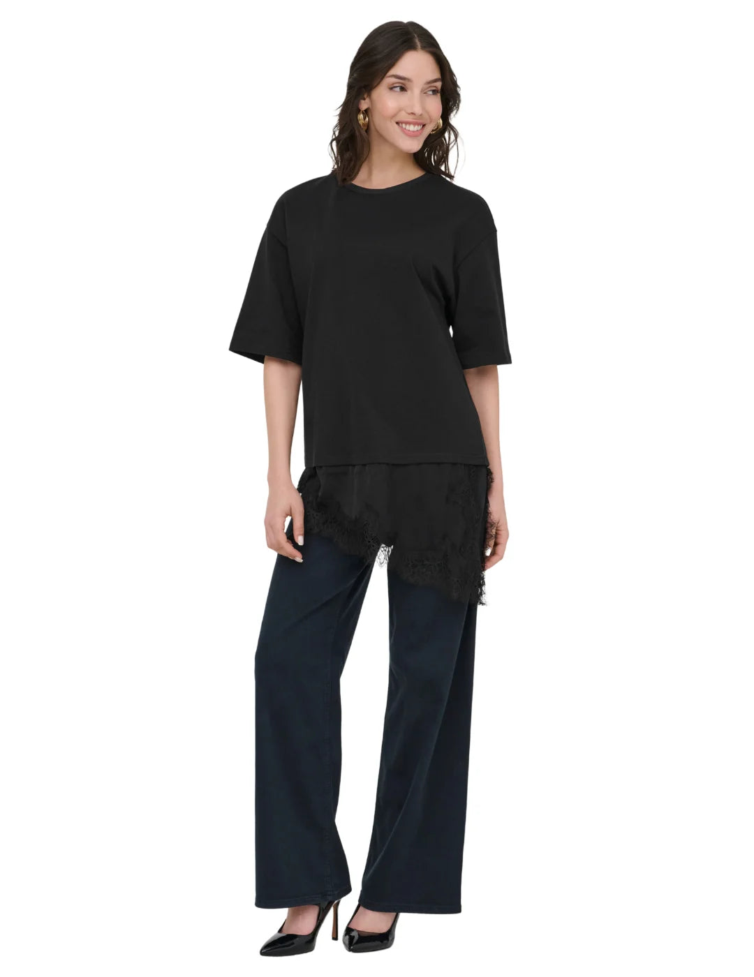 Camiseta Encaje Asimétrico JDY Alma Negro | Bicos de Fío