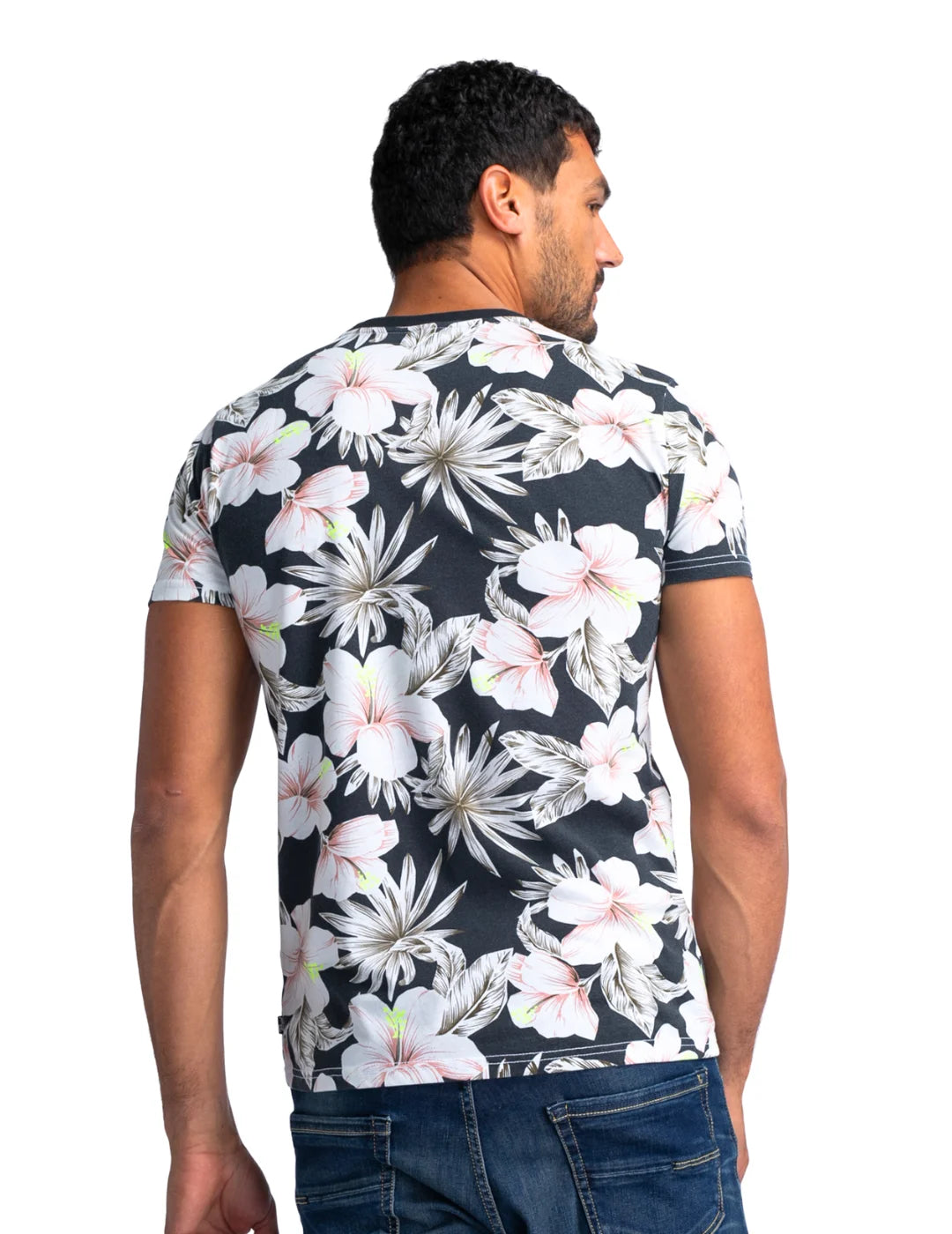 Camiseta Estampado Floral Petrol Industries Negro | Bicos de Fío