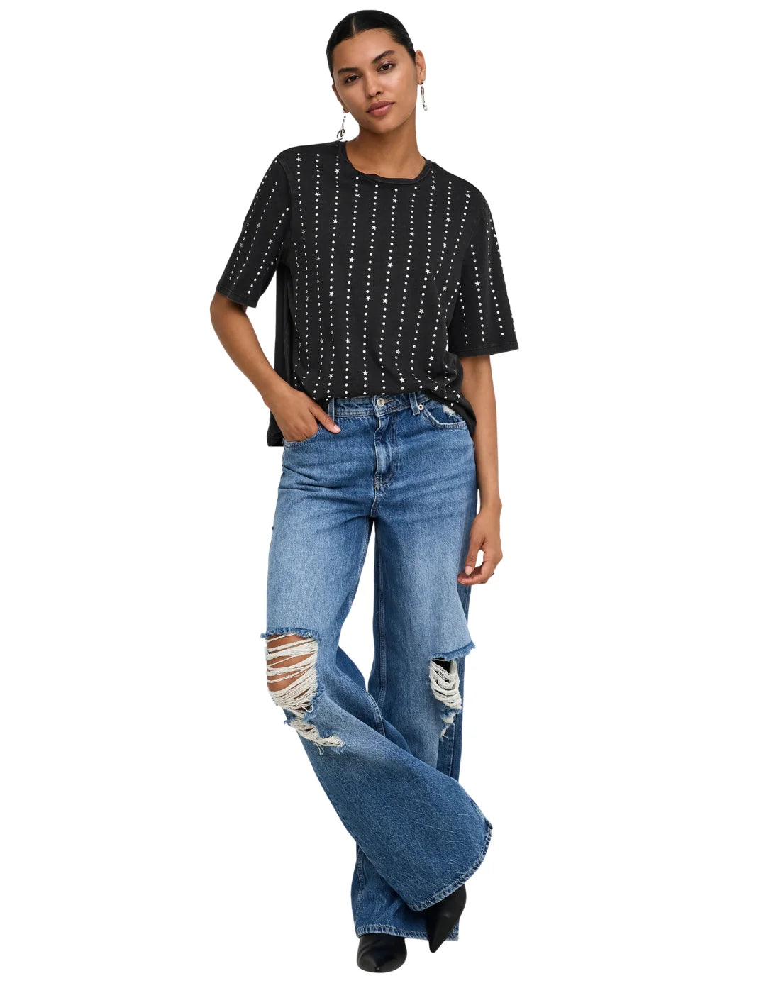 Camiseta ONLY Lucy Studs Negro | Bicos de Fío