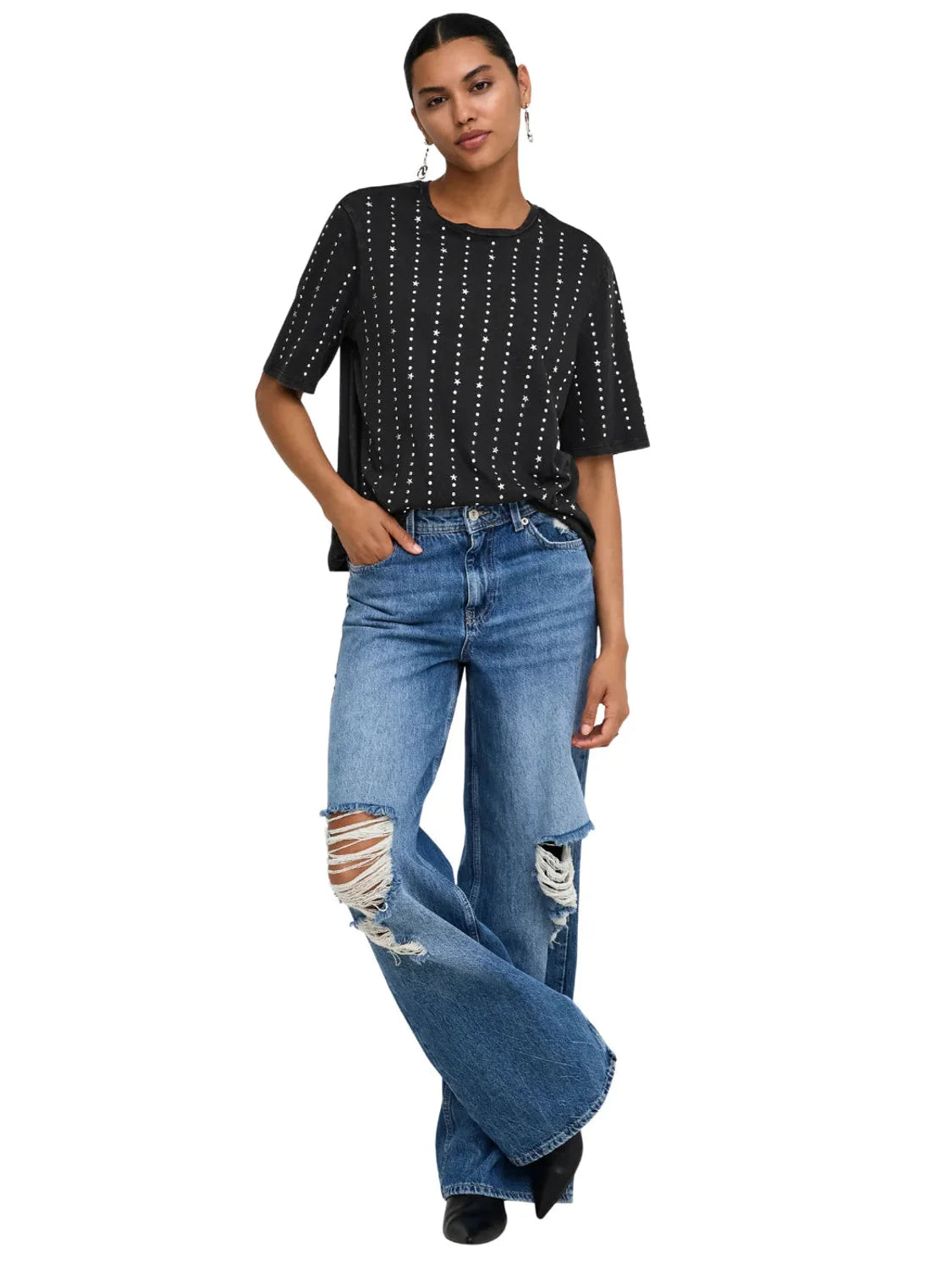 Camiseta ONLY Lucy Studs Negro | Bicos de Fío