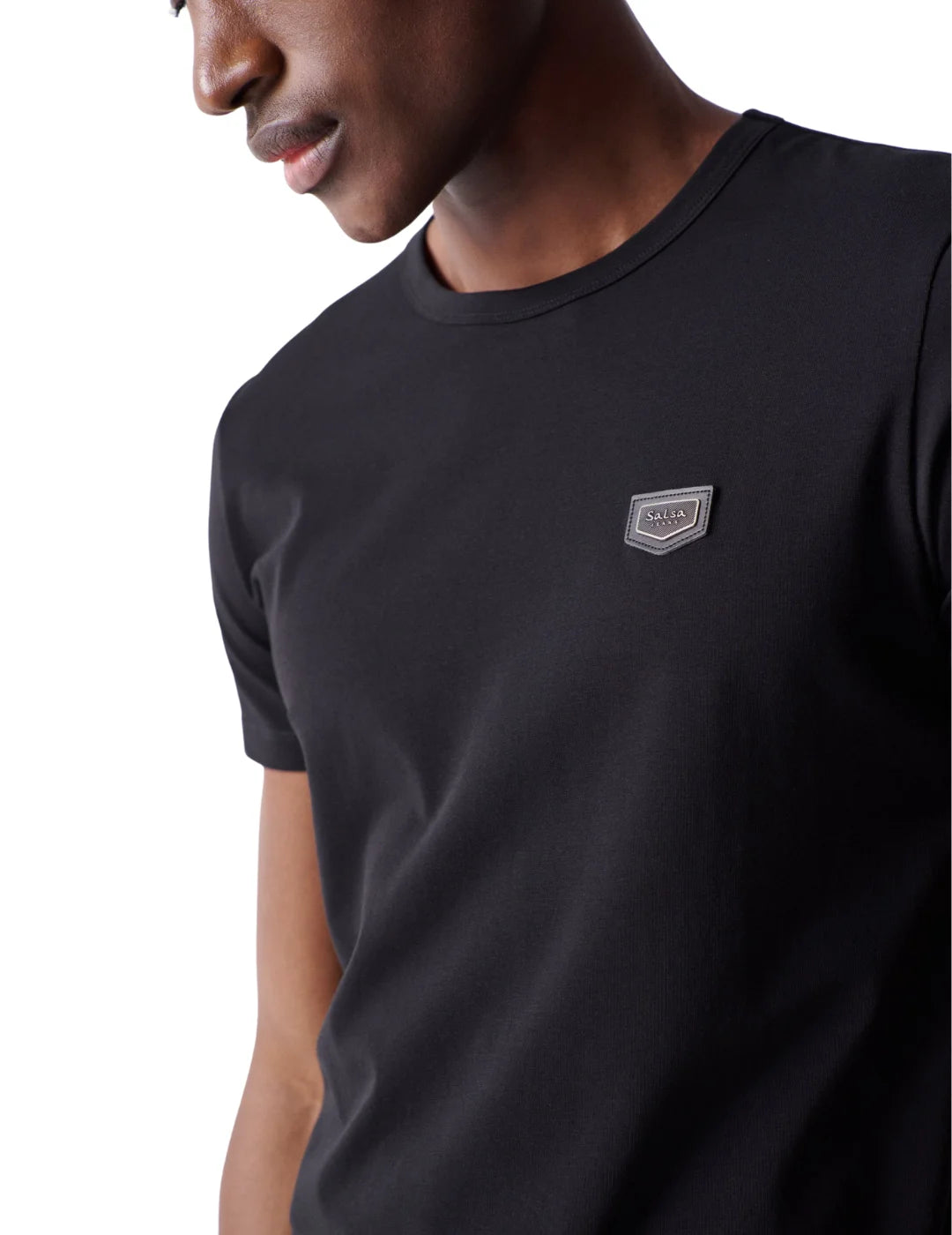 Camiseta Manga Corta Salsa Metal Badge Negro | Bicos de Fío