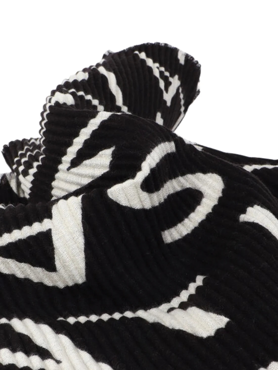 Foulard Plisado Lola Casademunt Logo Negro | Bicos de Fío