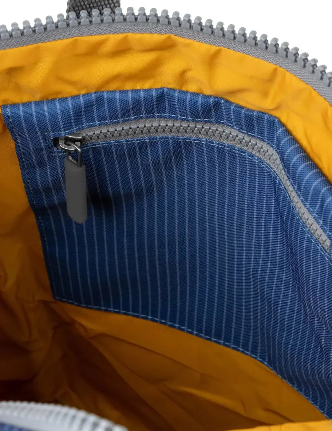 Mochila Roka Canfield B Medium Wash Denim | Bicos de Fío