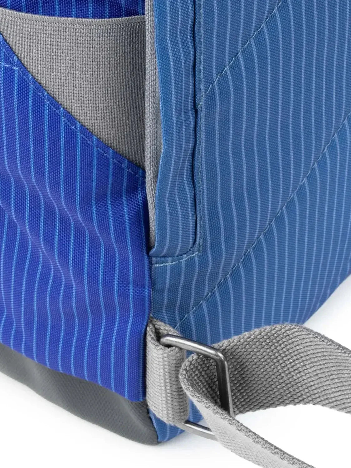 Mochila Roka Canfield B Medium Wash Denim | Bicos de Fío