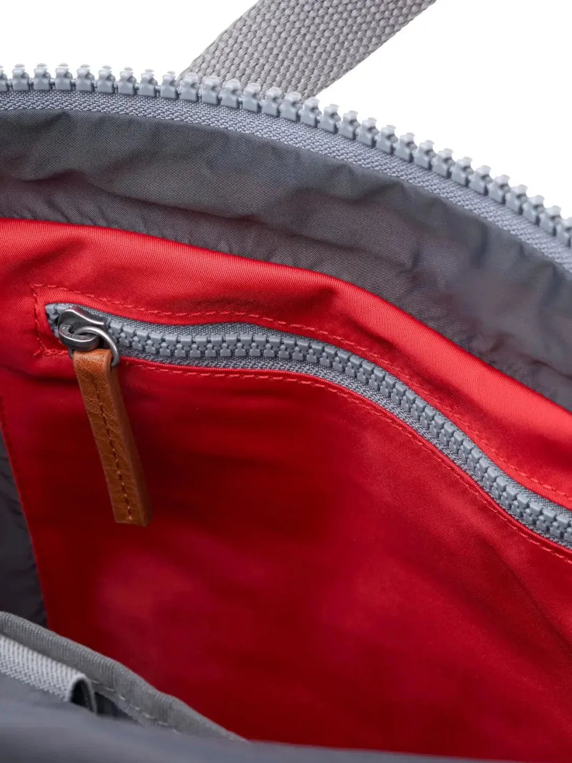 Mochila ROKA Canfield B Medium Nylon Chili Oil | Bicos de Fío