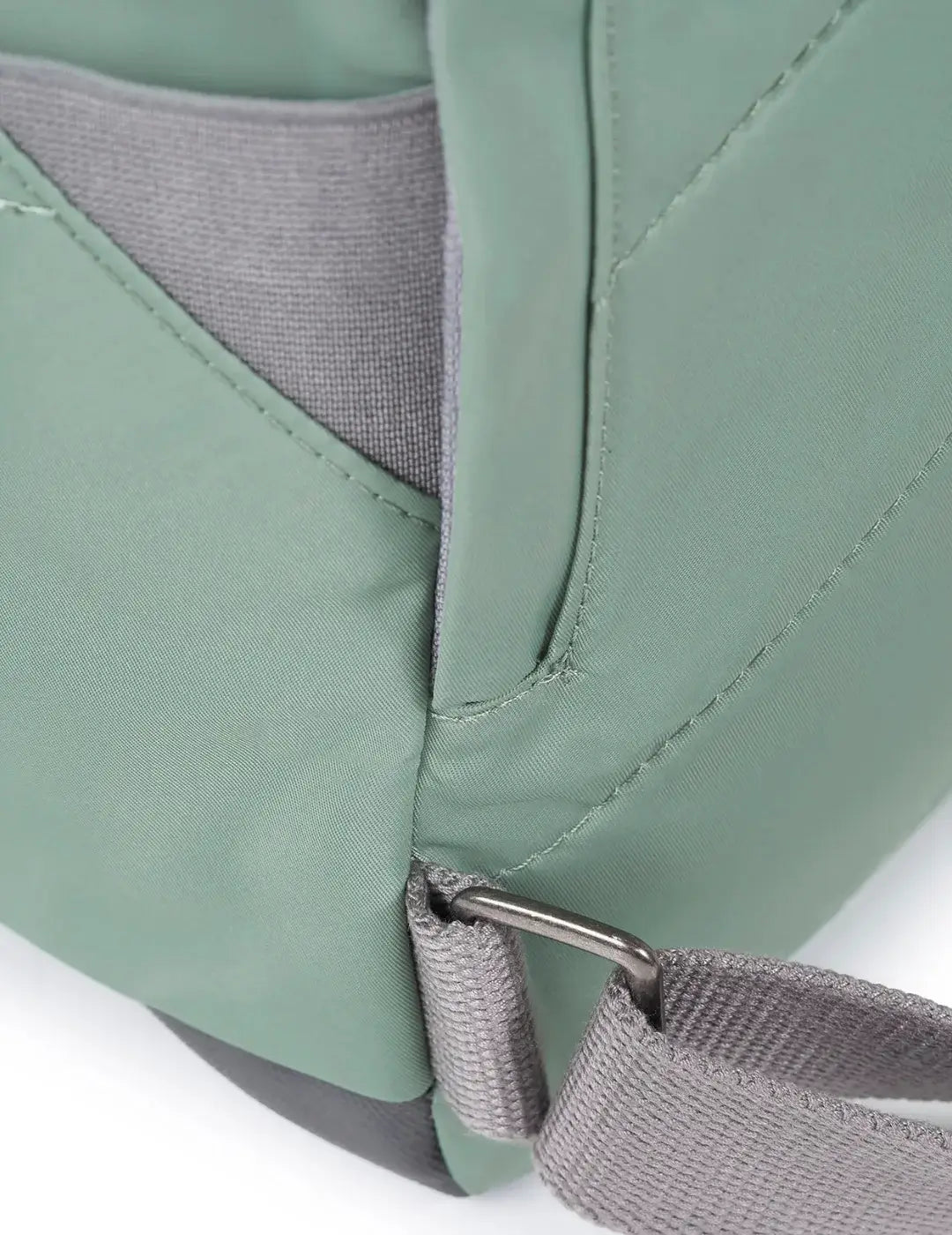 Mochila ROKA Canfield B Medium Nylon Frost | Bicos de Fío