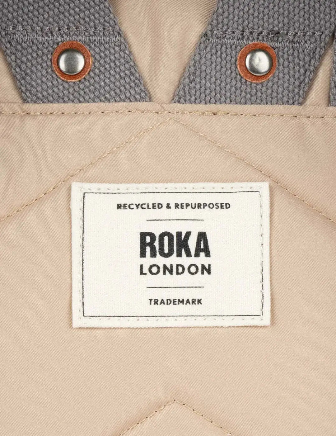 Mochila Roka Canfield B Medium Sand | Bicos de Fío