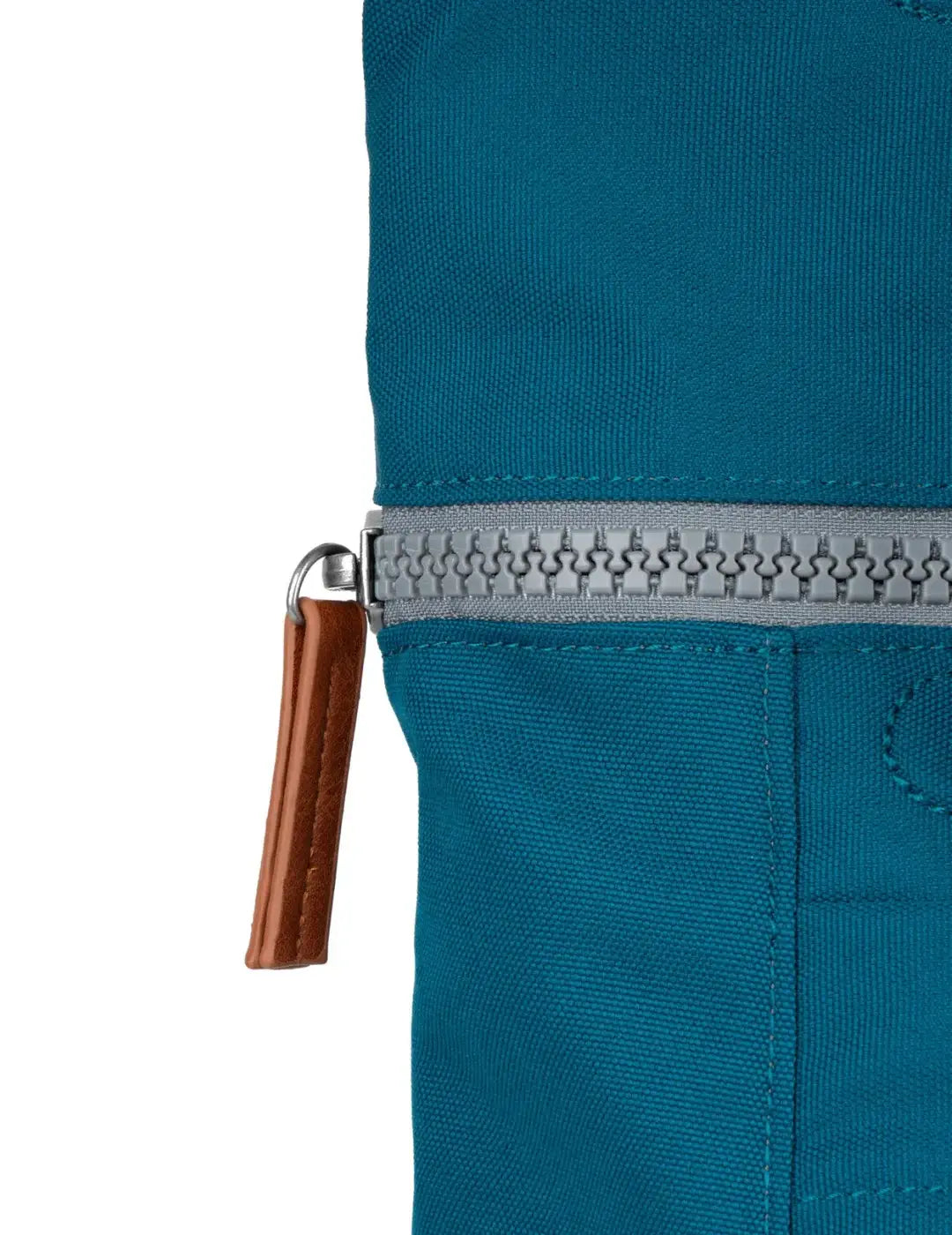 Mochila Roka Finchley Medium Sapphire | Bicos de Fío