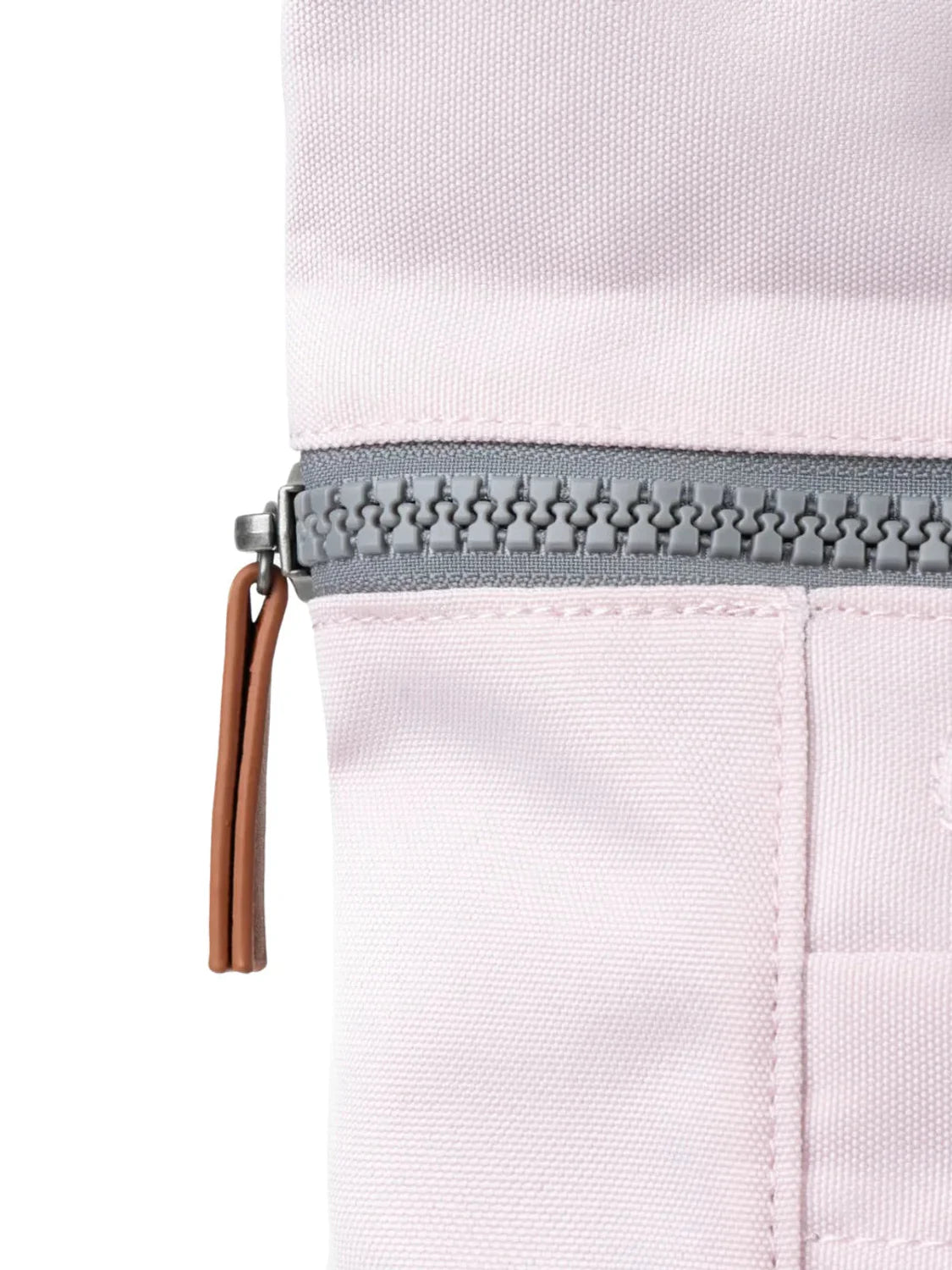Mochila ROKA Finchley Medium Canvas Transcendent Pink | Bicos de Fío