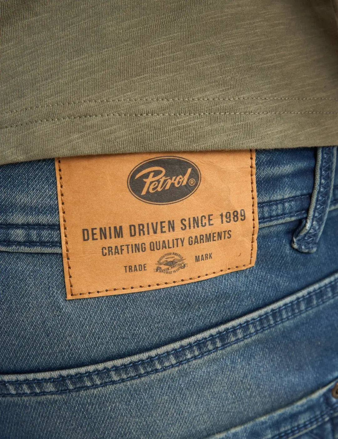 Pantalón Corto Petrol Industries Jackson Deep Blue | Bicos de Fío