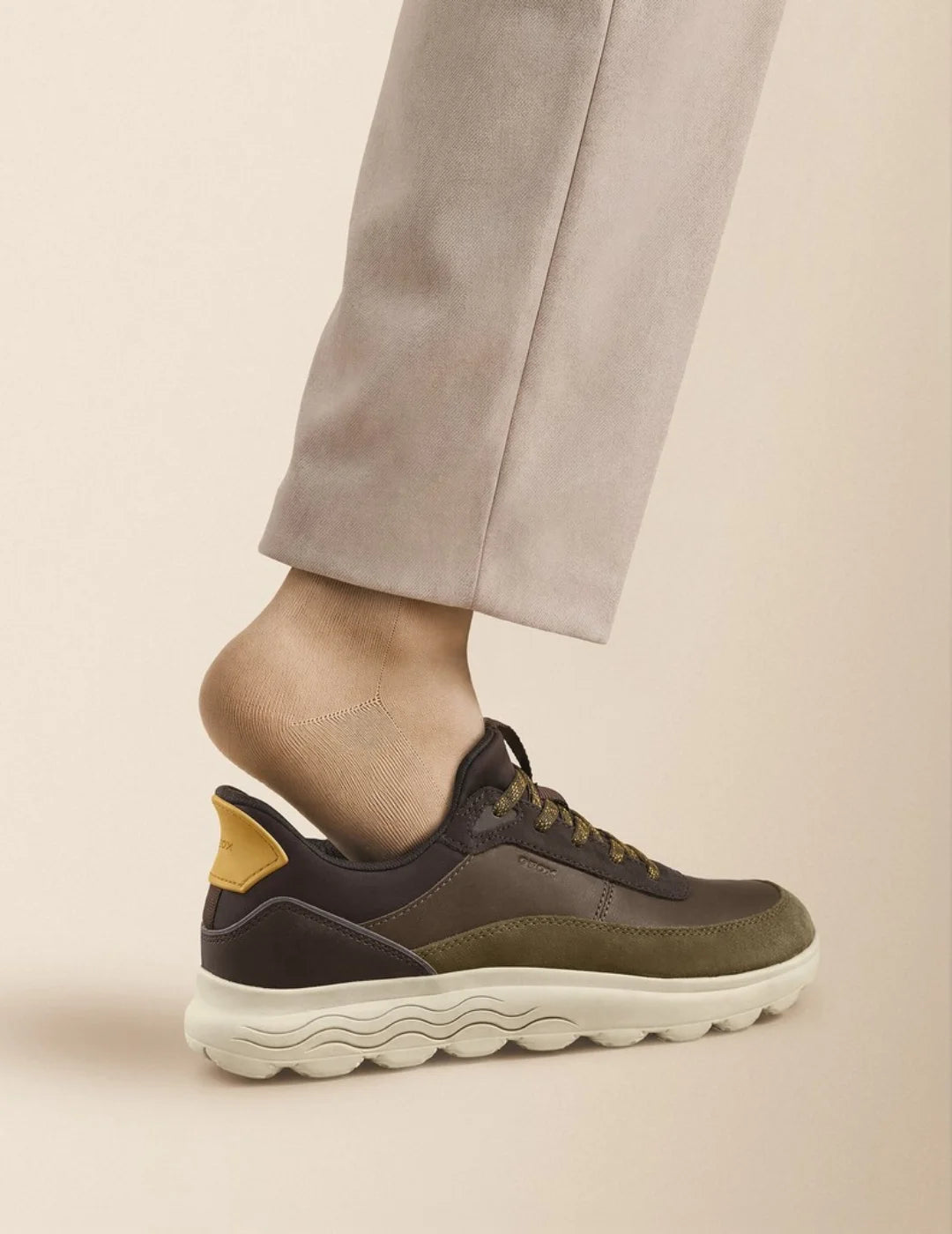 Zapatilla GEOX Spherica Plus Verde Militar-Marrón | Bicos de Fío