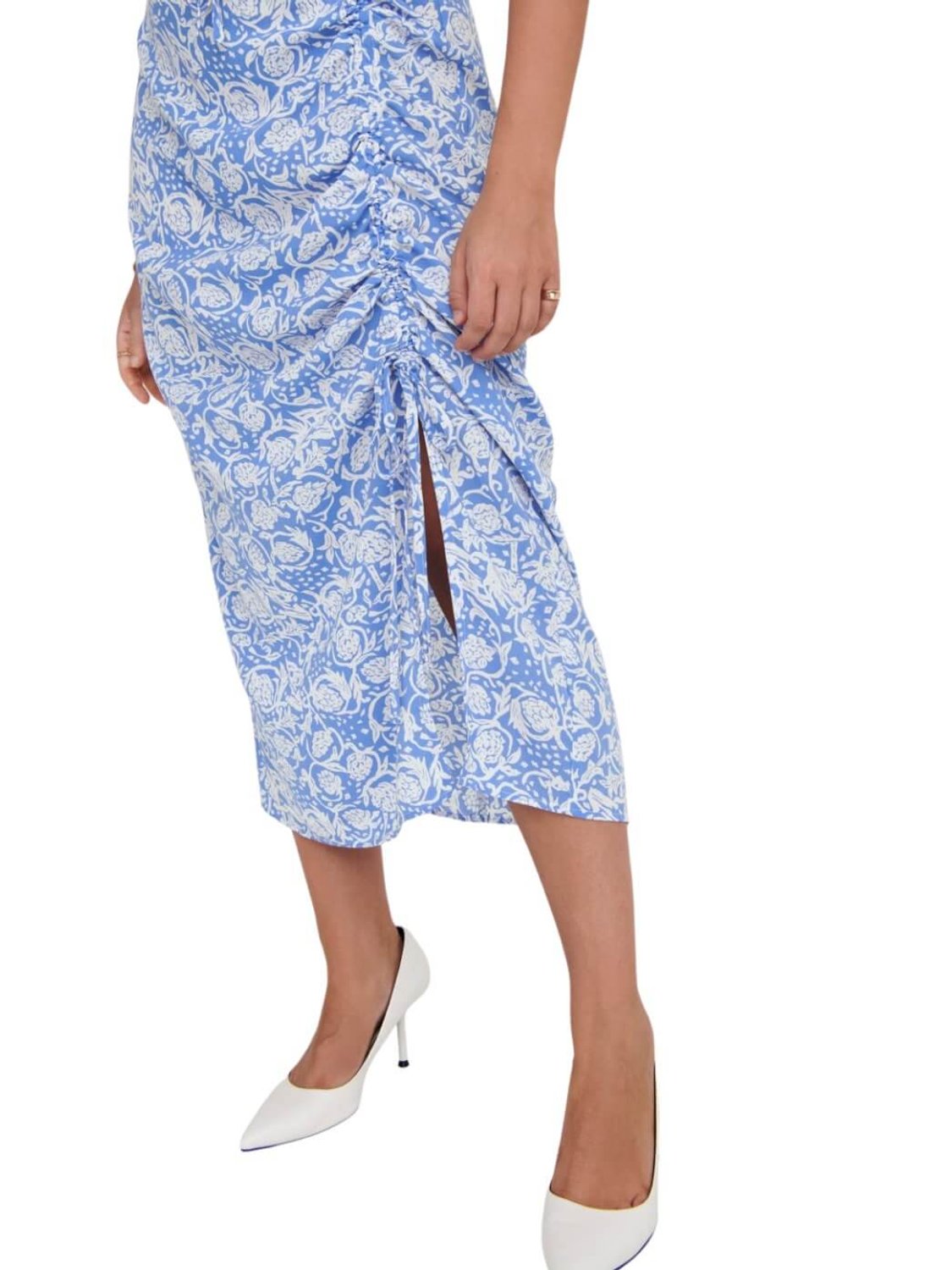 Falda midi estampada con fruncido Only Azul | Bicos de Fío