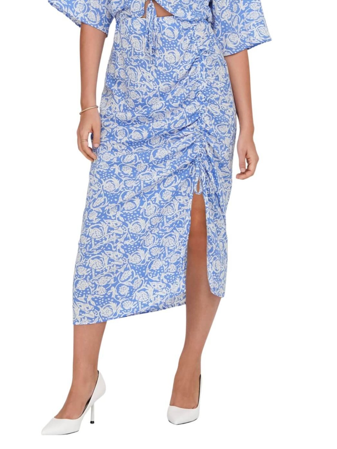 Falda midi estampada con fruncido Only Azul | Bicos de Fío