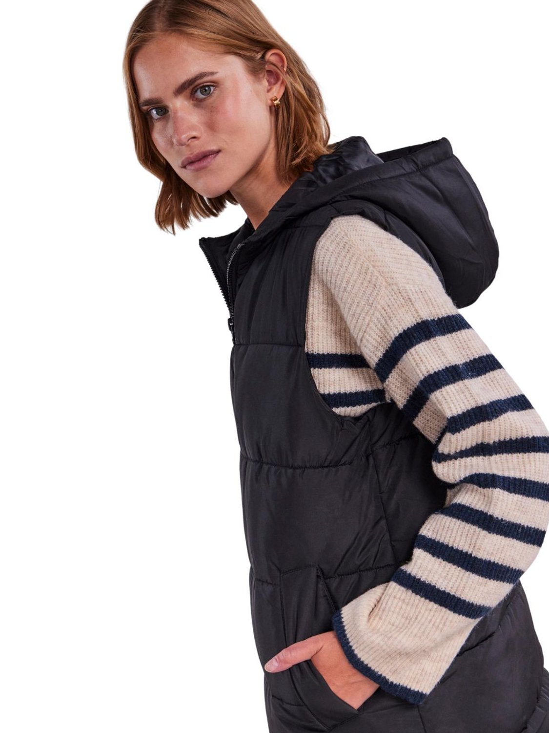 Chaleco largo con capucha Pieces Elinora Negro - Bicos de Fío
