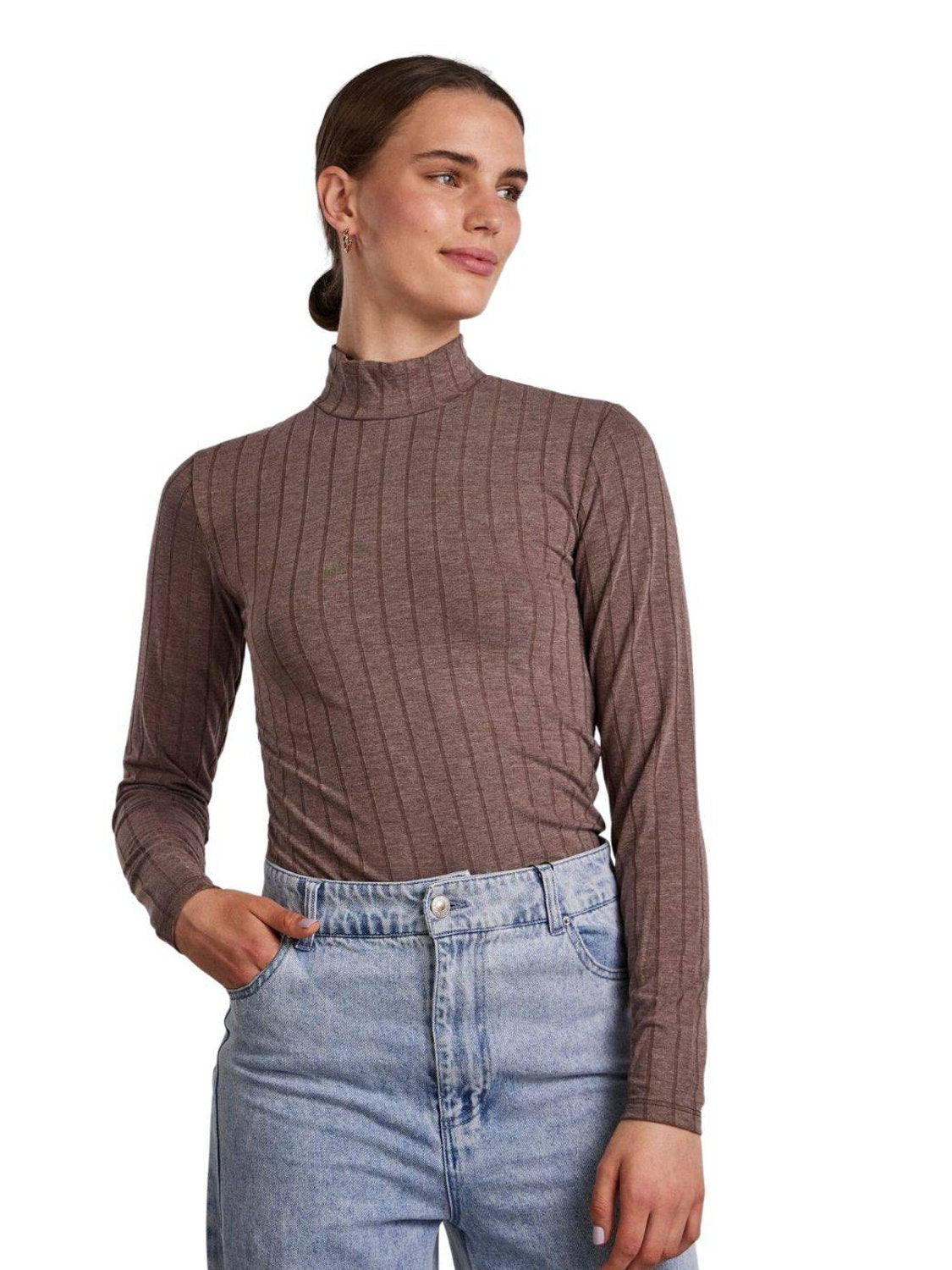 Camiseta de manga larga y cuello alto Pîeces Pcfemke Marrón - Bicos de Fío