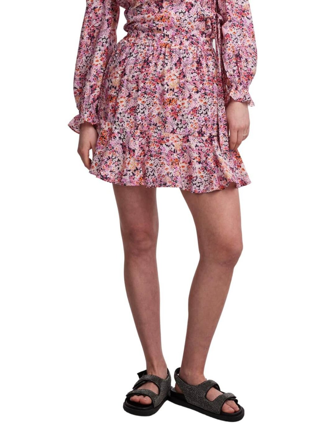 Minifalda violeta estampada Pieces | Bicos de Fío