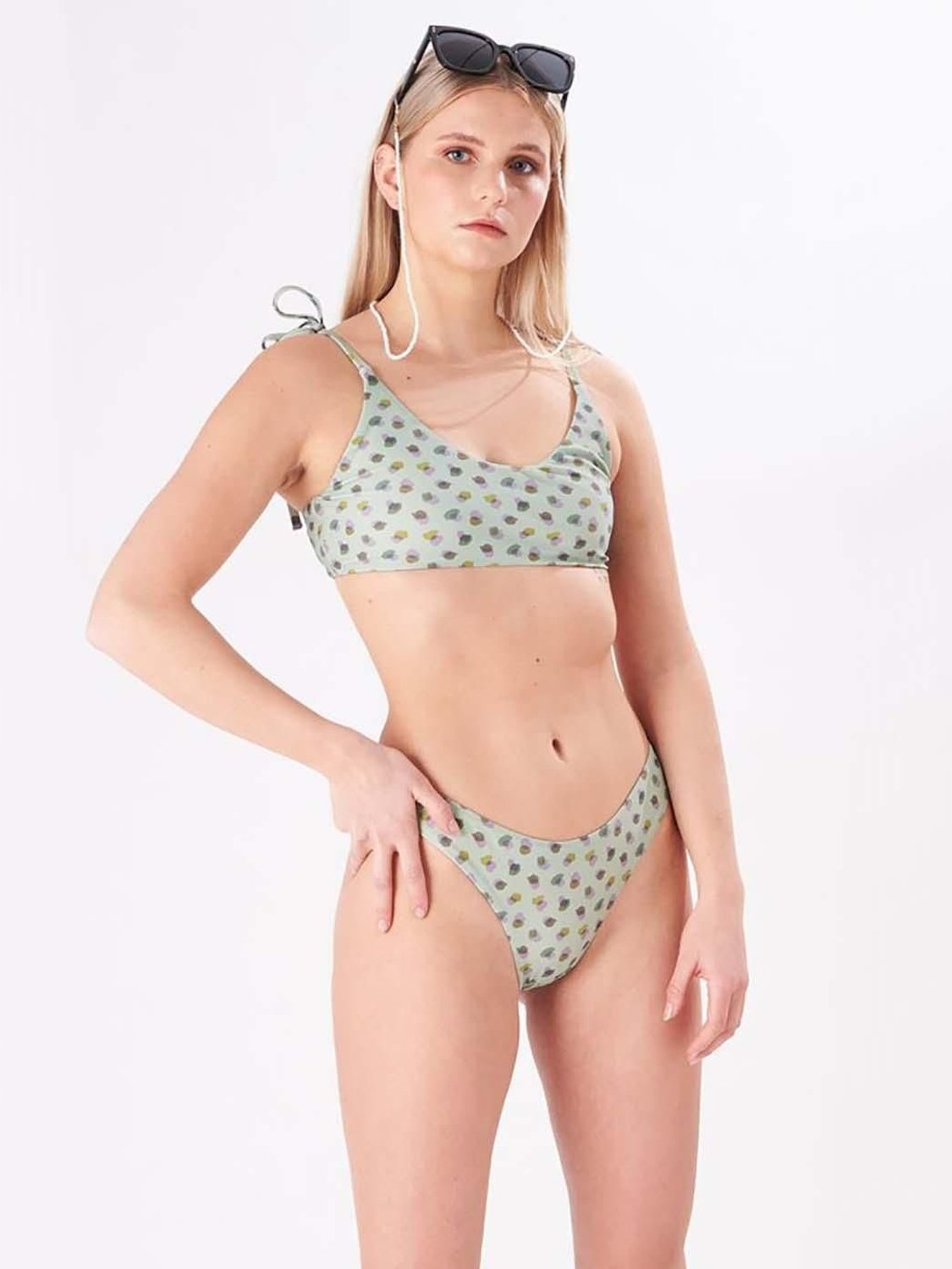 Braguita de bikini cintura alta 24 Colours Verde - Bicos de Fío
