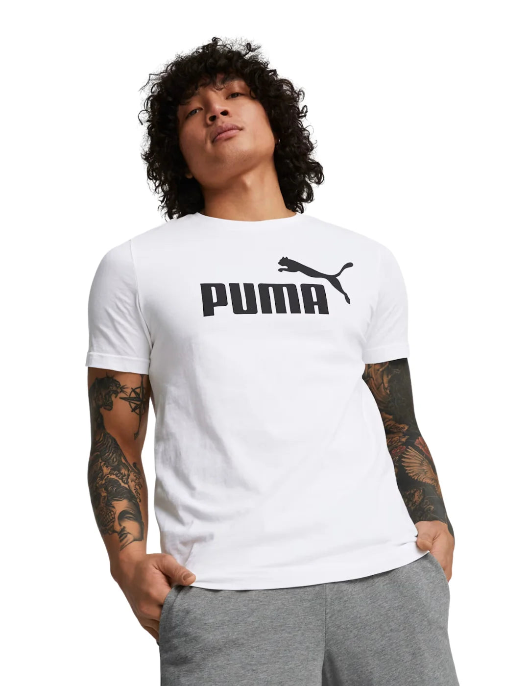 Camiseta PUMA Logo Essentials Blanco Bicos de Fio