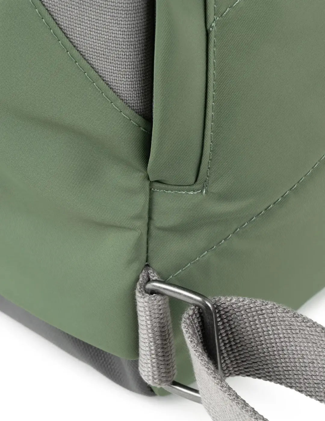 Mochila Roka Canfield B Medium Granite | Bicos de Fío