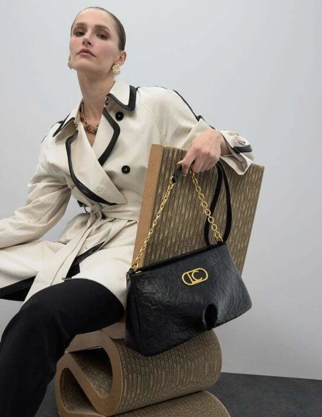 Bandolera Pequeña Lola Casademunt Negro | Bicos de Fío