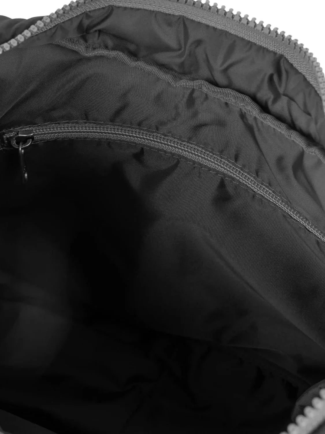 Bolso ROKA Belsize Medium Black | Bicos de Fío