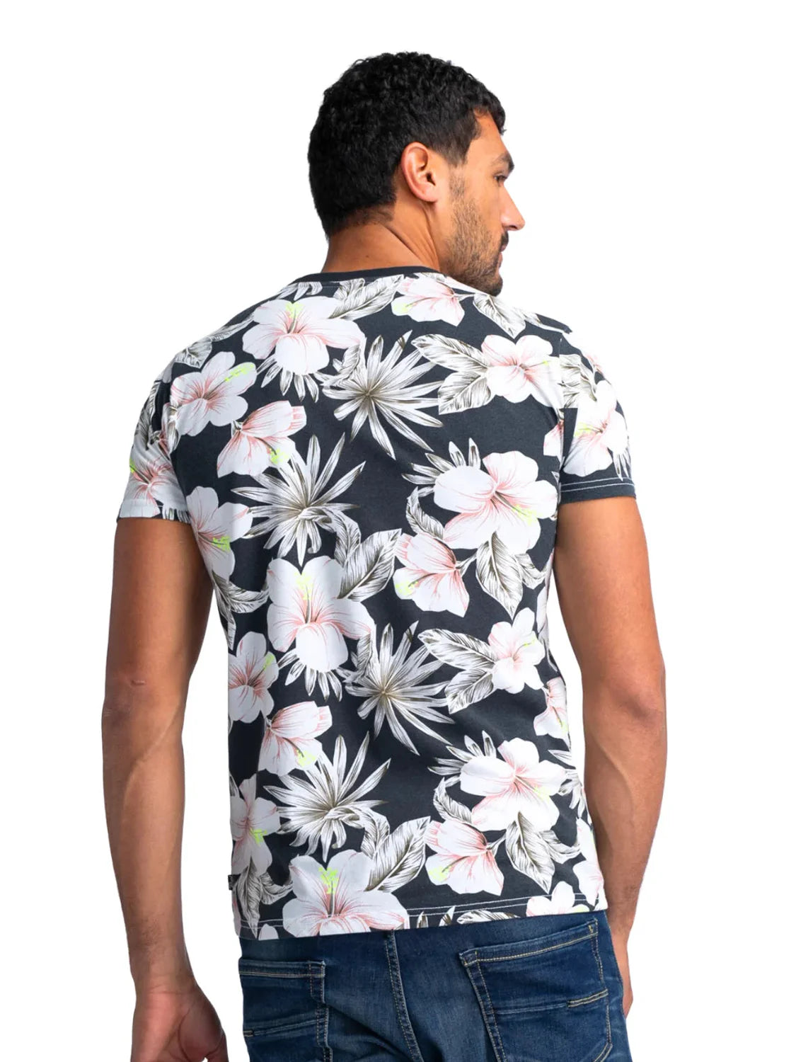 Camiseta Estampado Floral Petrol Industries Negro | Bicos de Fío