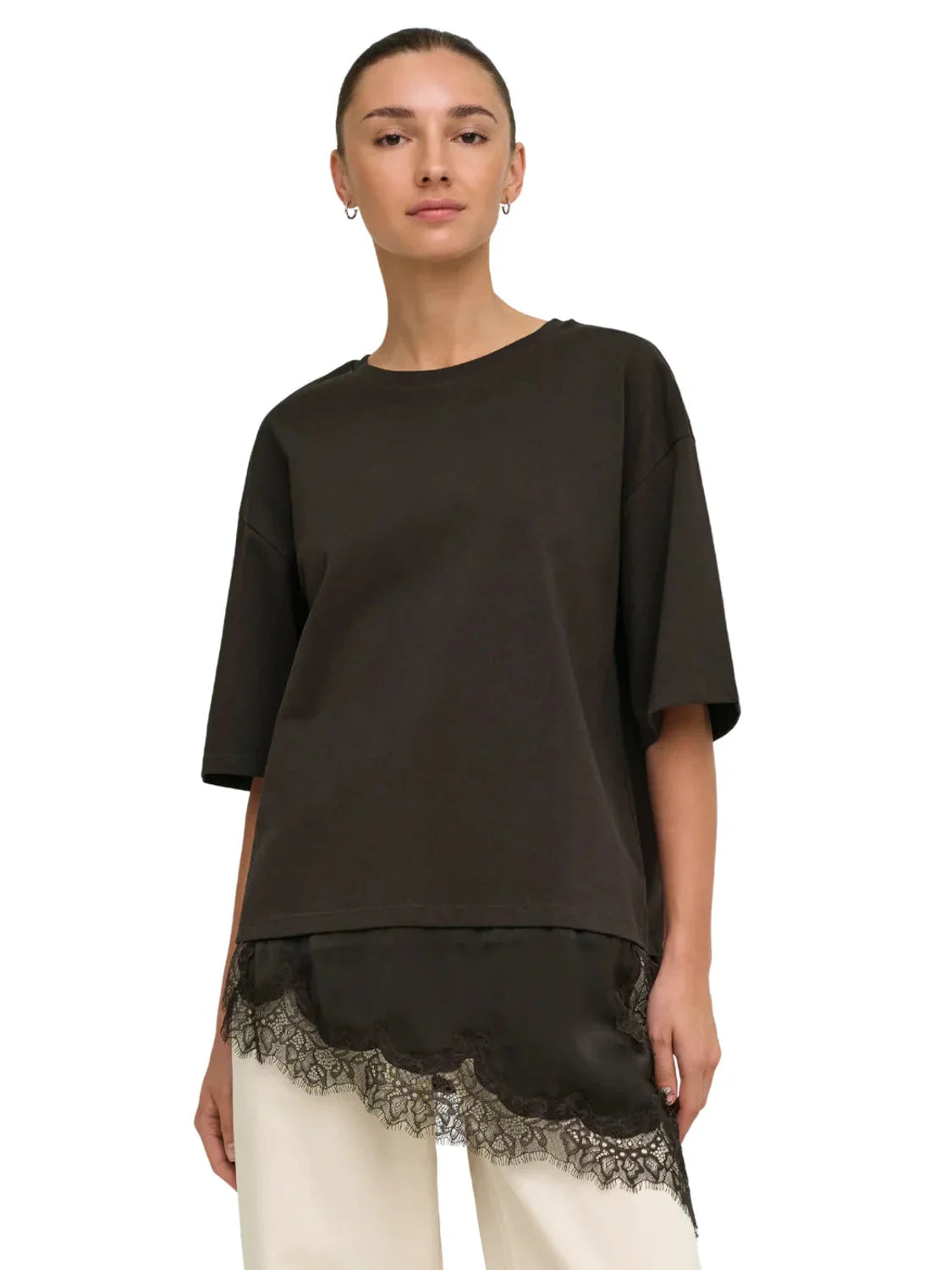 Camiseta Encaje Asimétrico JDY Alma Chocolate | Bicos de Fío