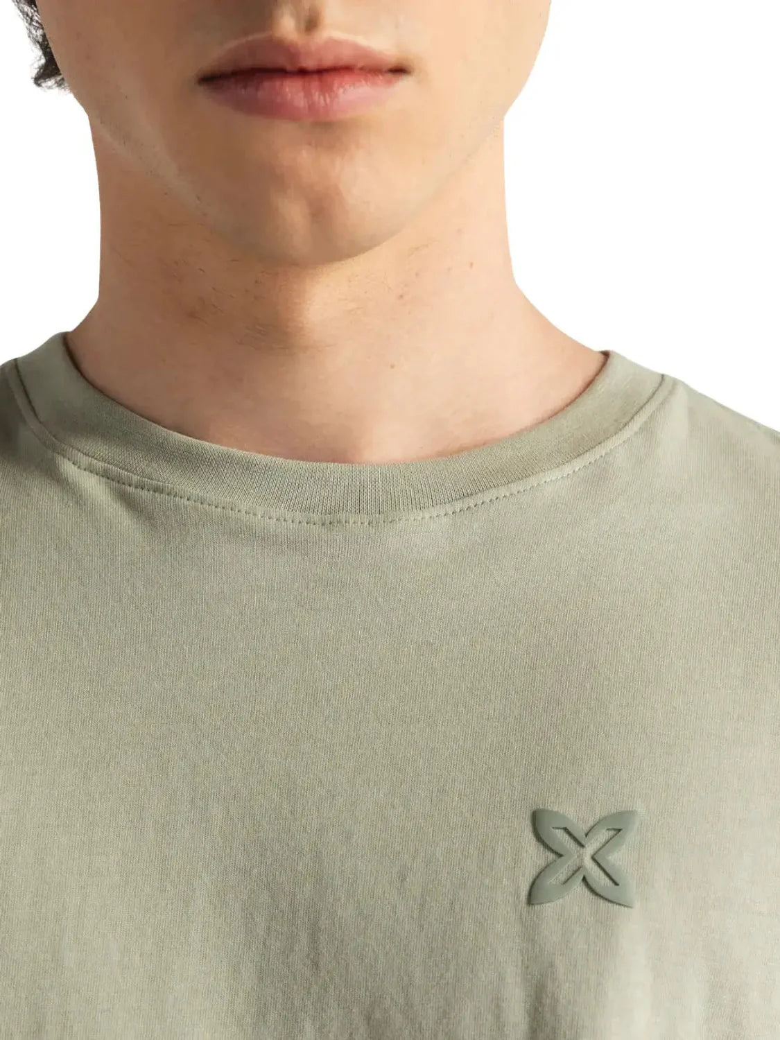 Camiseta Munich Essentials Verde Caqui | Bicos de Fío