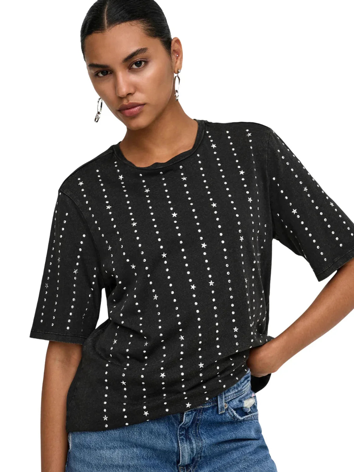 Camiseta ONLY Lucy Studs Negro | Bicos de Fío