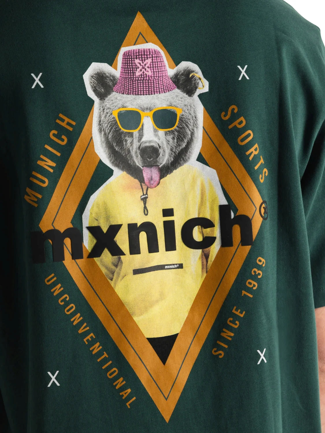 Camiseta Oversize Munich Bear Verde | Bicos de Fío