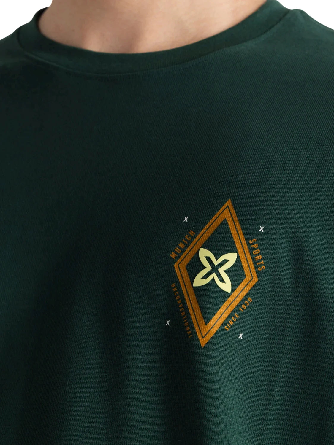 Camiseta Oversize Munich Bear Verde | Bicos de Fío