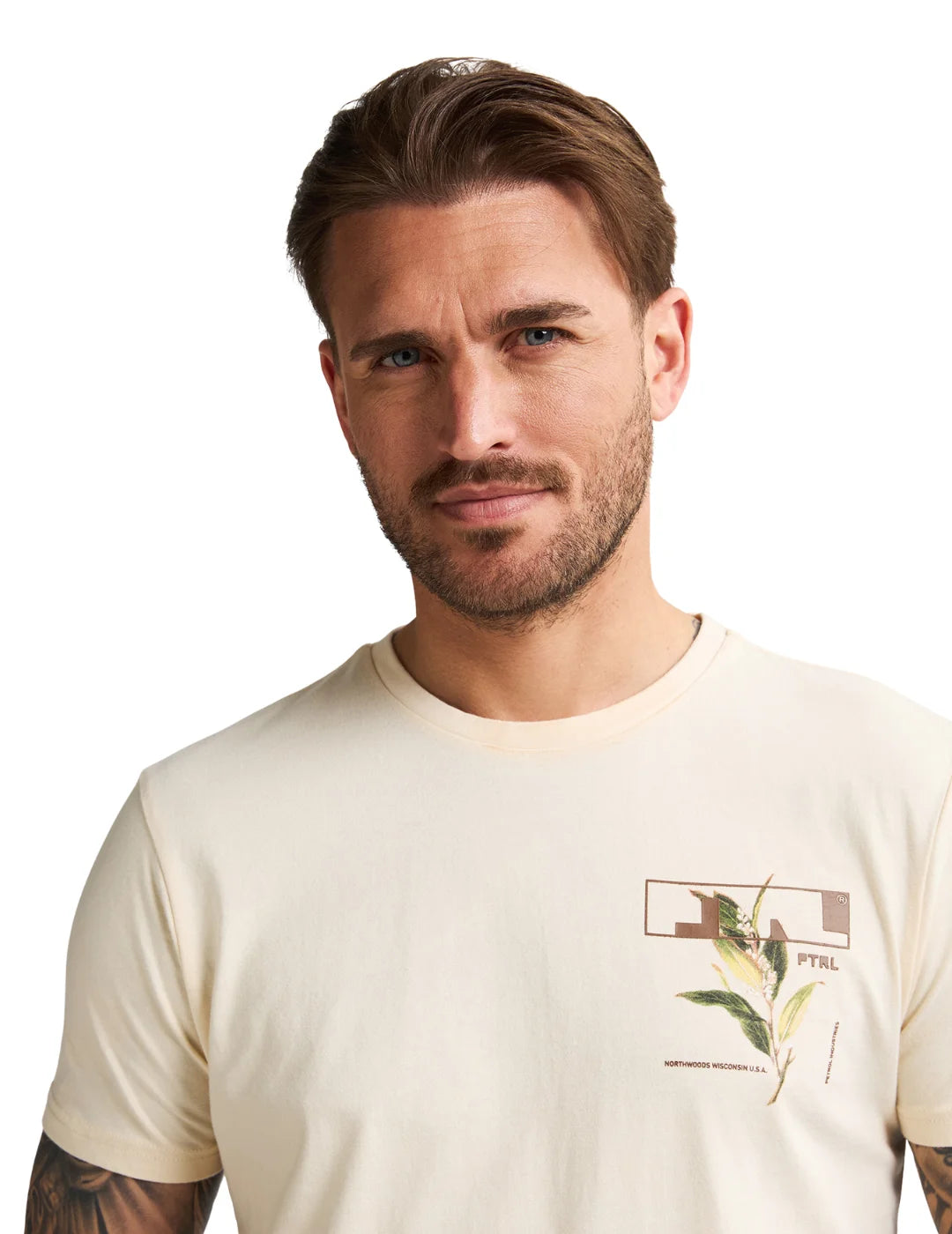 Camiseta Petrol Industries Zion Beige | Bicos de Fío