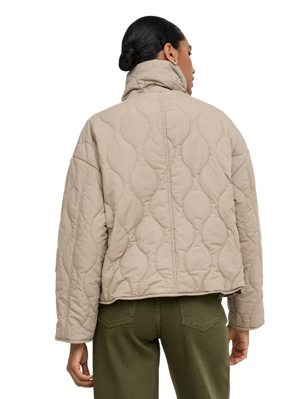 Chaqueta Acolchada Corta ONLY Sigga Beige | Bicos de Fío