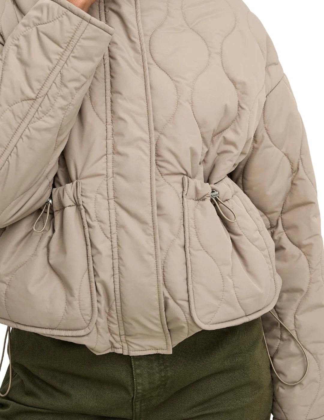 Chaqueta Acolchada Corta ONLY Sigga Beige | Bicos de Fío