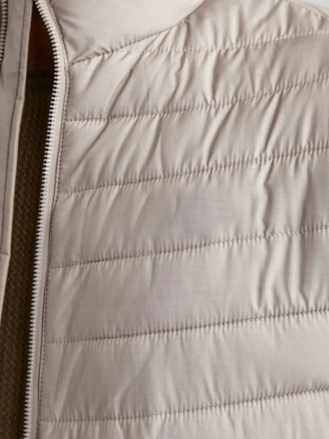 Chaqueta Plumas Ligera Jack&Jones State Beige | Bicos de Fío