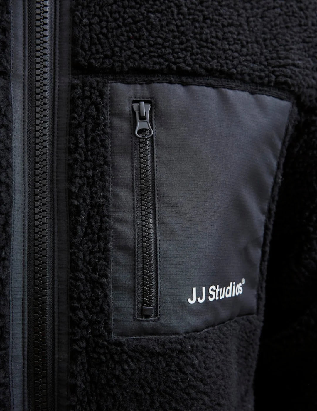 Chaqueta Polar Jack&Jones Soho Negro | Bicos de Fío