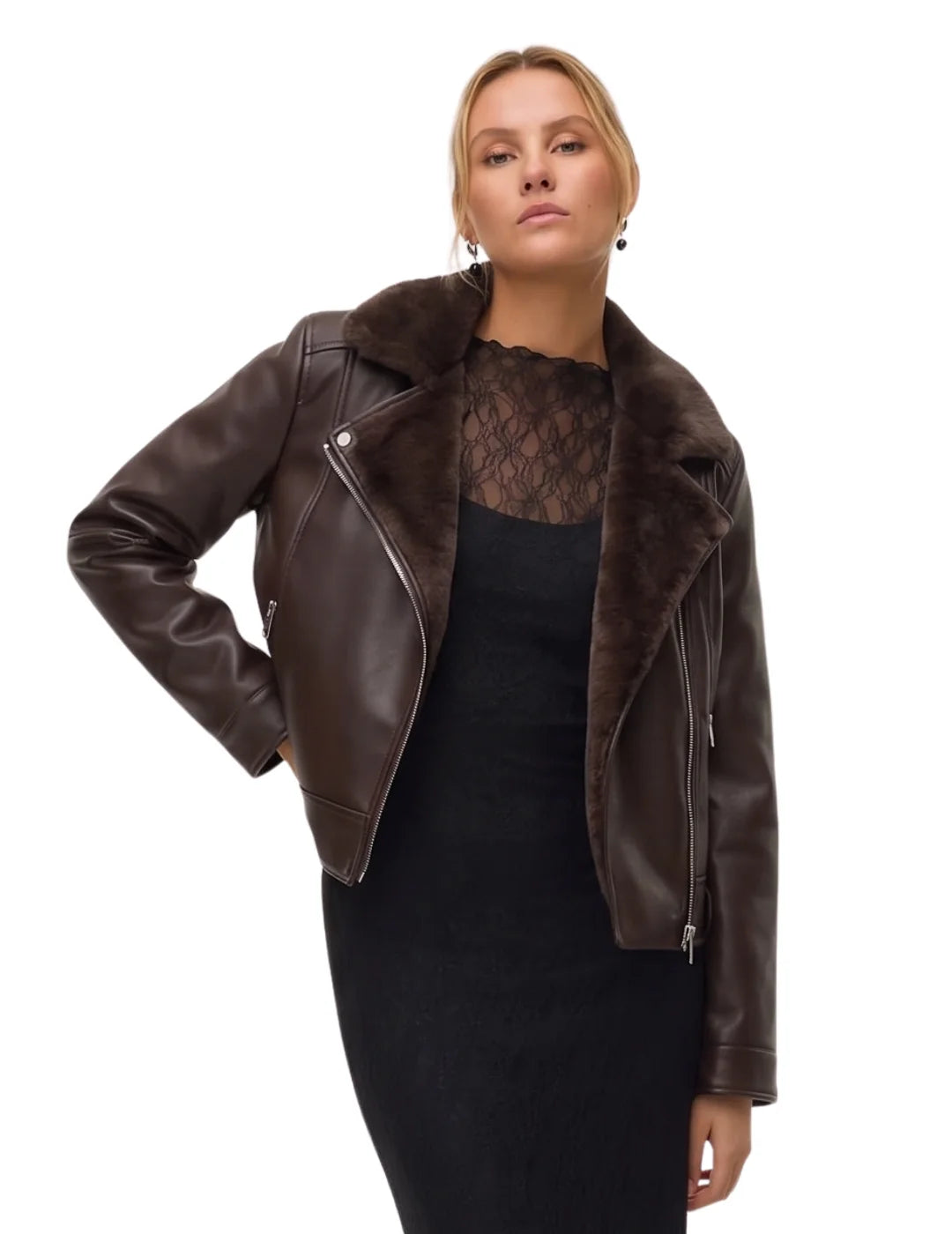 Biker Corta Vero Moda Hailey Marrón Chocolate | Bicos de Fío