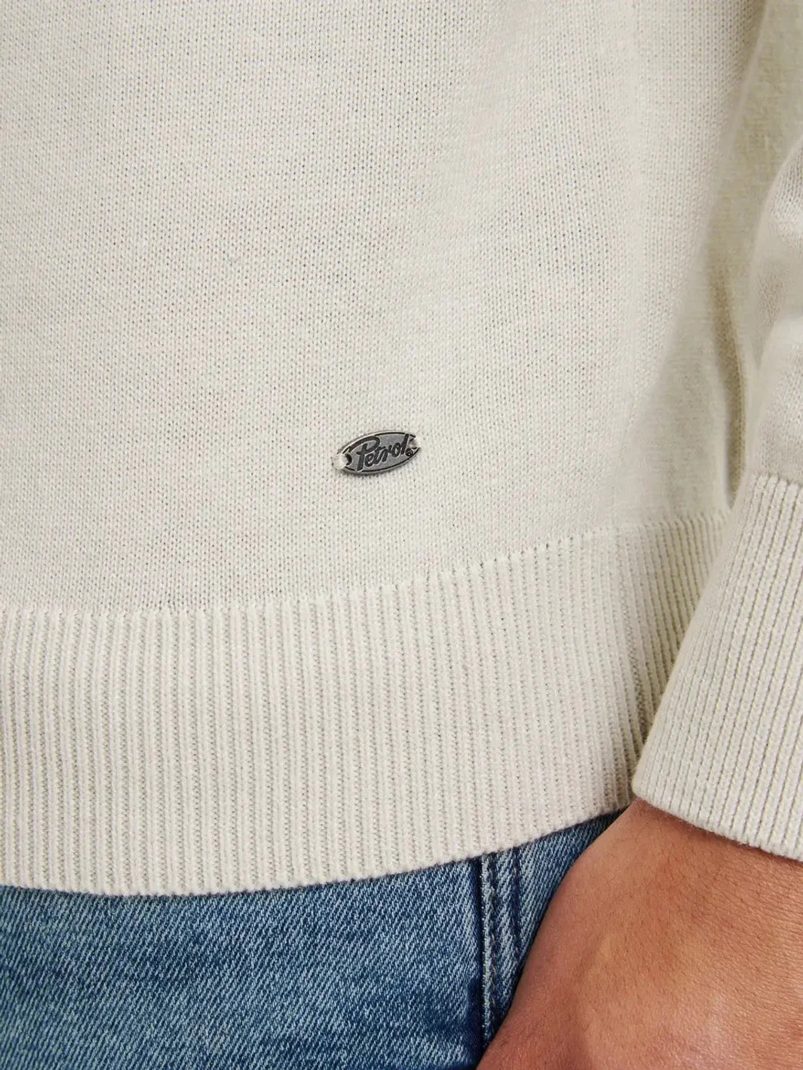 Suéter Cuello Alto Petrol Industries Crudo | Bicos de Fío