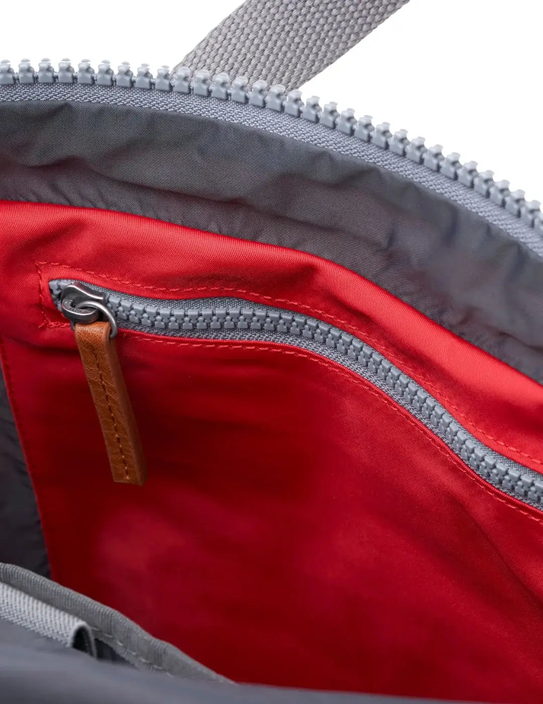 Mochila ROKA Canfield B Medium Nylon Chili Oil | Bicos de Fío