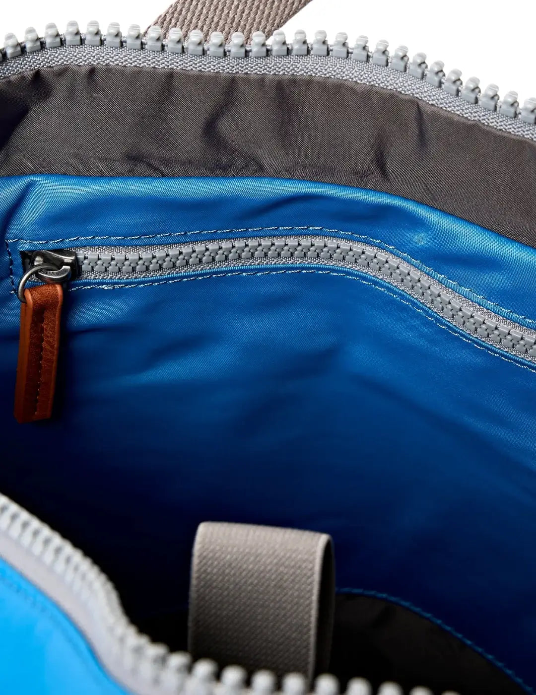 Mochila ROKA Canfield B Medium Nylon Malibu Blue | Bicos de Fío