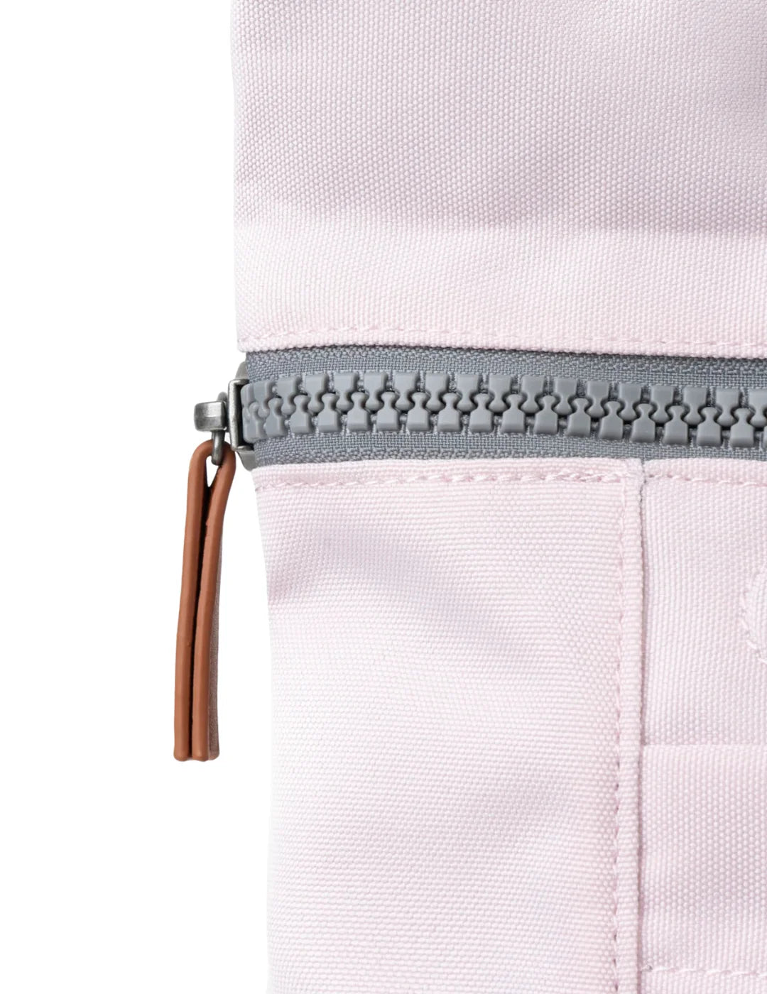 Mochila ROKA Finchley Medium Canvas Transcendent Pink | Bicos de Fío