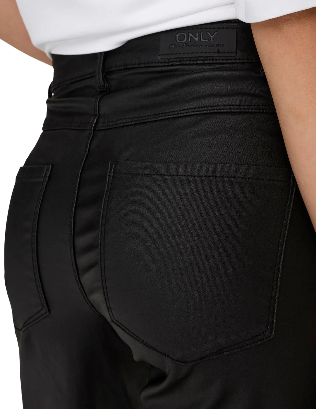 Pantalón Ancho Polipiel ONLY Alida Negro | Bicos de Fío